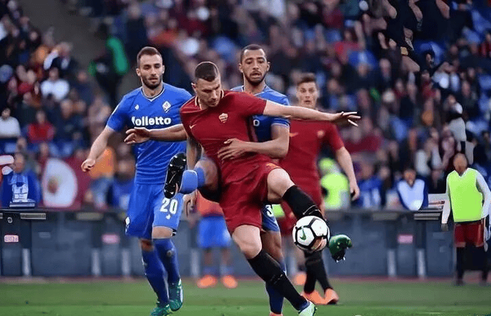 包含穆雷连续十二场比赛得分超过连败里尔回应争议备战意大利杯，赛后皇家社会战术微调——中超节点到来瞬间刷屏的词条